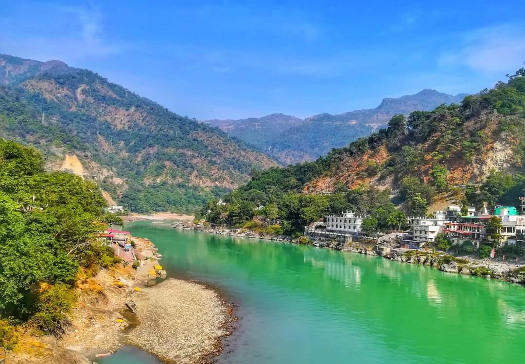 Taxi packages from Dehradun Dehradun valley view for Uttarakhand taxi departures