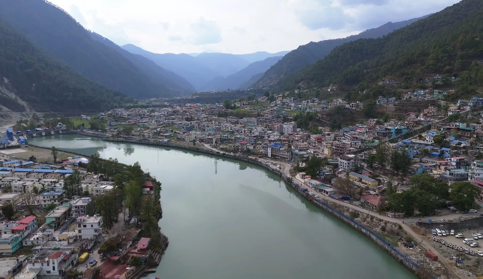 Bhagirathi River at Uttarkashi in Uttarkashi for route-specific taxi planning