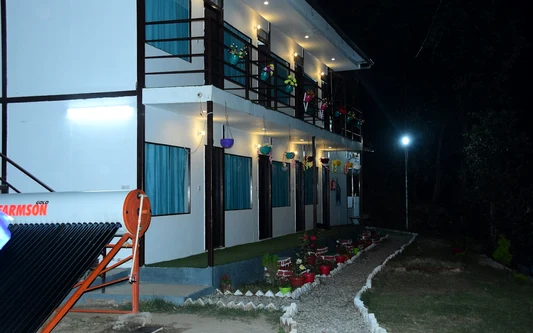Forest side resort jakhdhar road Guptakashi Guptkashi yatra hotel stay