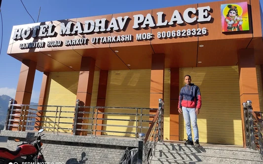 Hotel madhav palace Barkot yatra hotel stay