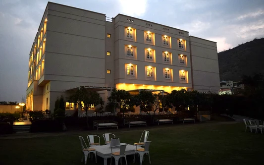 Hotel Paras Mahal Udaipur package hotel stay