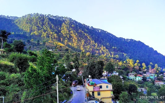 Hotel Samrat Barkot yatra hotel stay