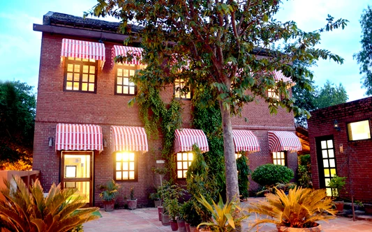 Hotel Sunbird Bharatpur hotel stay