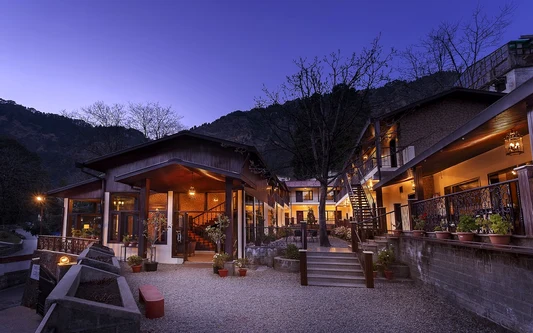 The Earl's Court, Nainital Nainital yatra hotel stay