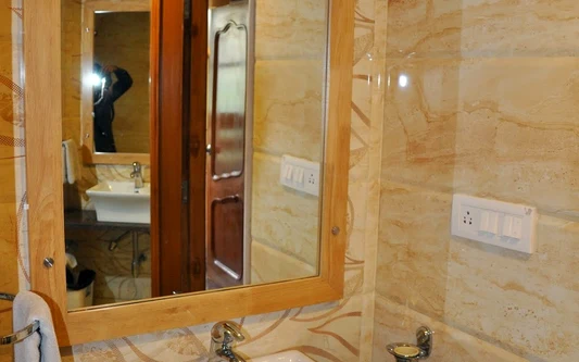 The Manali Inn Manali package hotel stay