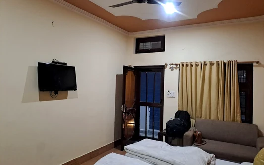 The Mrityunjaya Palace Guptkashi yatra hotel stay