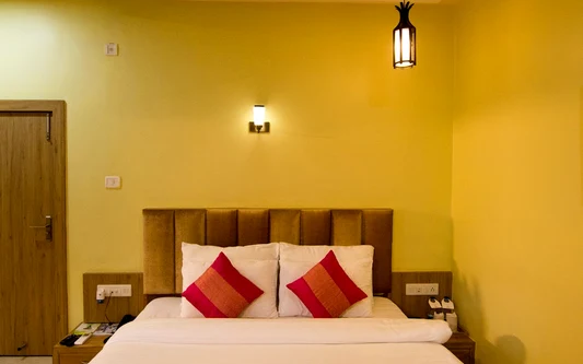 The River Front Resort Chitrakoot Dham yatra hotel stay