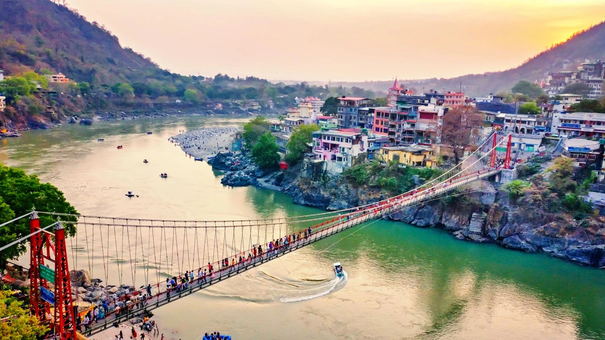 Laxman Jhula in rishikesh in Rishikesh