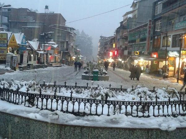 Mall Road Manali in Manali