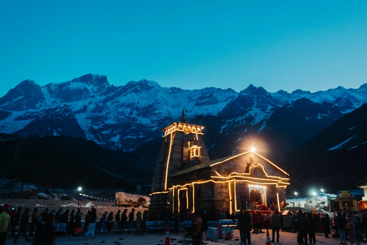 kedarnath temple Night temple lighting in Kedarnath