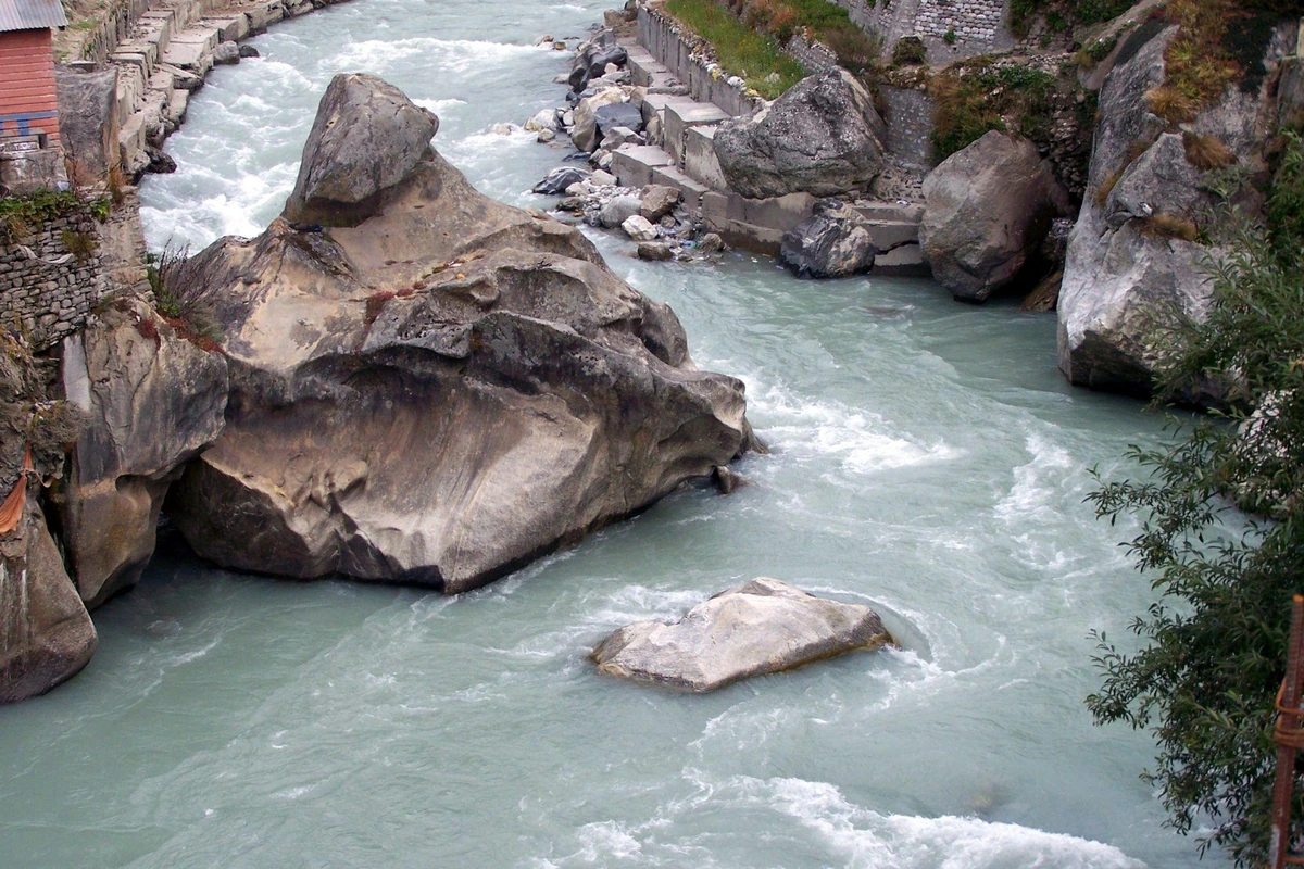 River Stream devprayag in Rudraprayag
