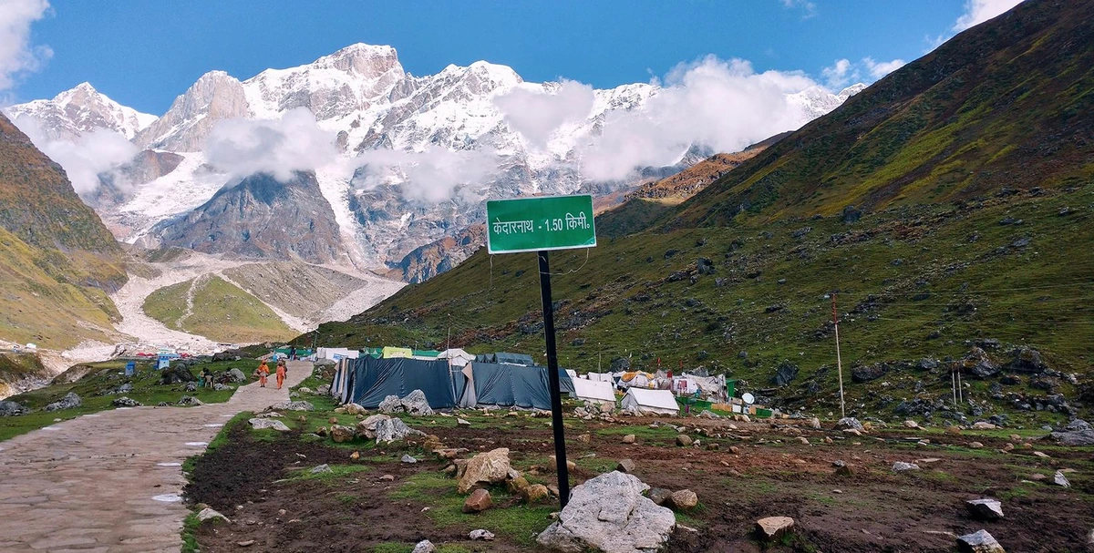 Road towards Kedarnath in Sitapur
