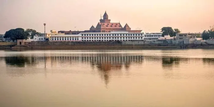 Harmirsar Lake Bhuj tourist attraction