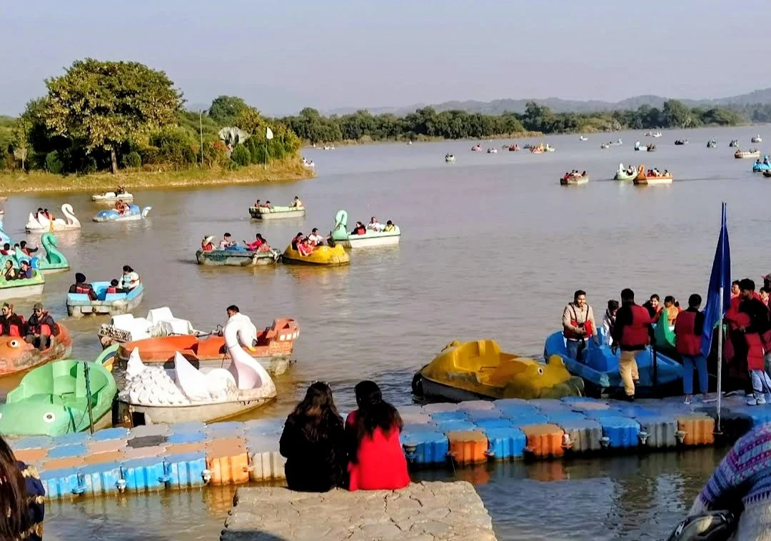 Sukhna Lake sightseeing stop on Himalayan Soulscape Taxi Package route