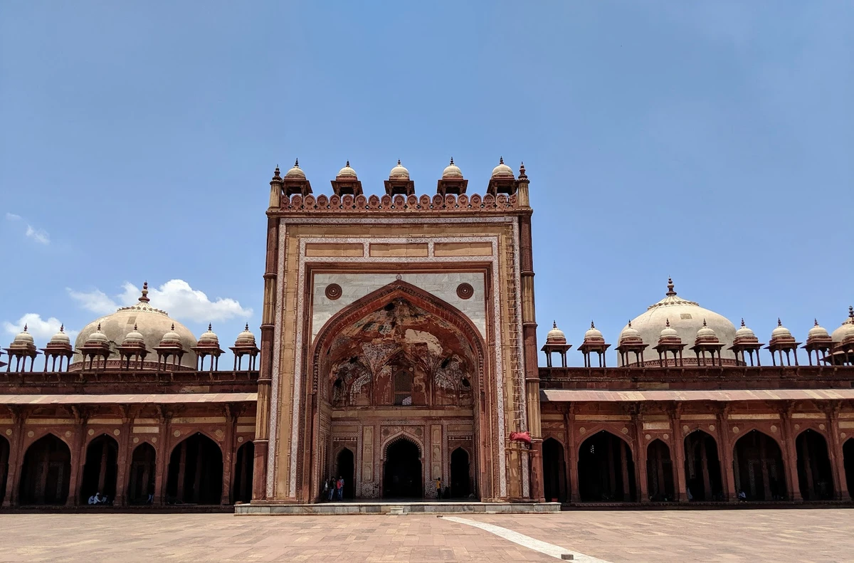 Buland Darwaza Agra tourist attraction