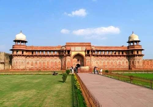 Diwan-E-Aam Agra tourist attraction