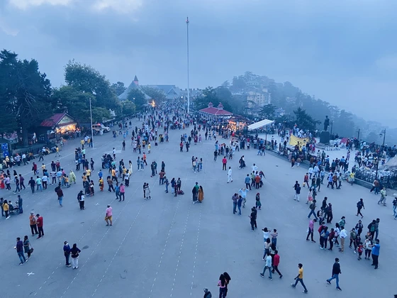 Mall Road Shimla. Shimla tourist attraction