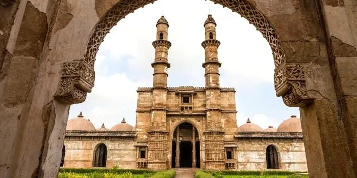 Jhulta Minar, Bibiji Masjid Ahmedabad tourist attraction