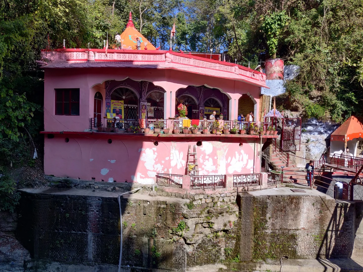 Tapkeshwar Mahadev Mandir sightseeing included in Himalayan Heights & Doon Valley Retreat