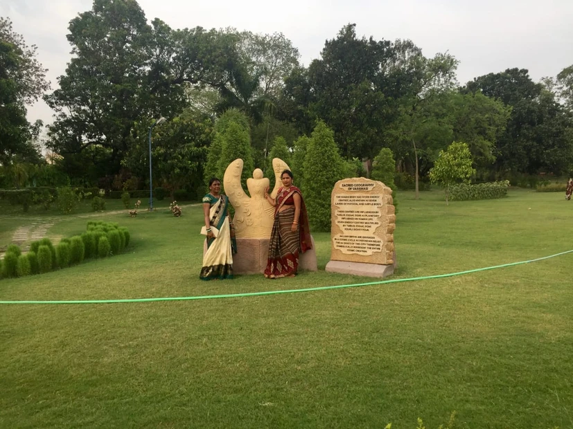 Chaukhandi Stupa Sarnath Varanasi photo 3 in Varanasi