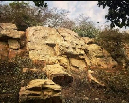 Govardhan hill photo 2 in Mathura