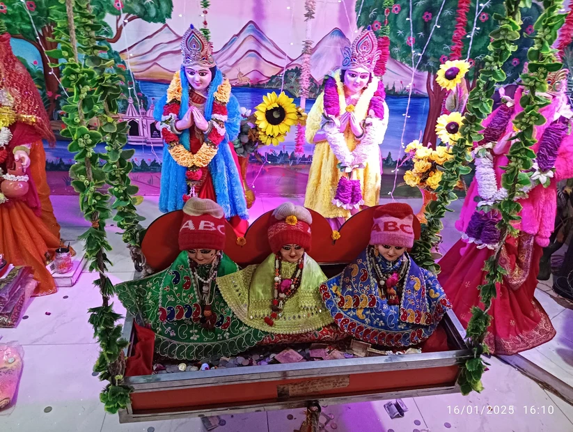 Kamadgiri chitrakoot photo 3 in Chitrakoot Dham