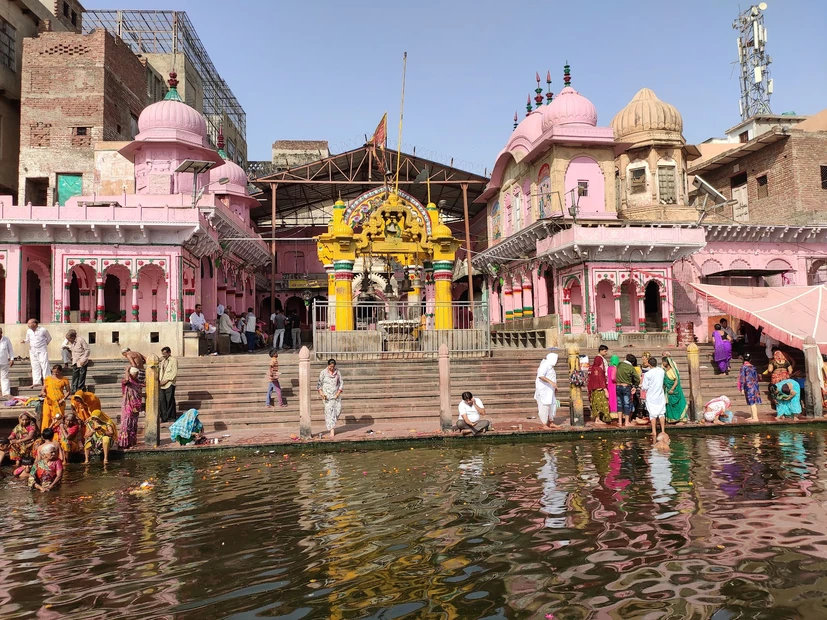 Shri Dwarkadhish Temple, Mathura photo 3 in Mathura