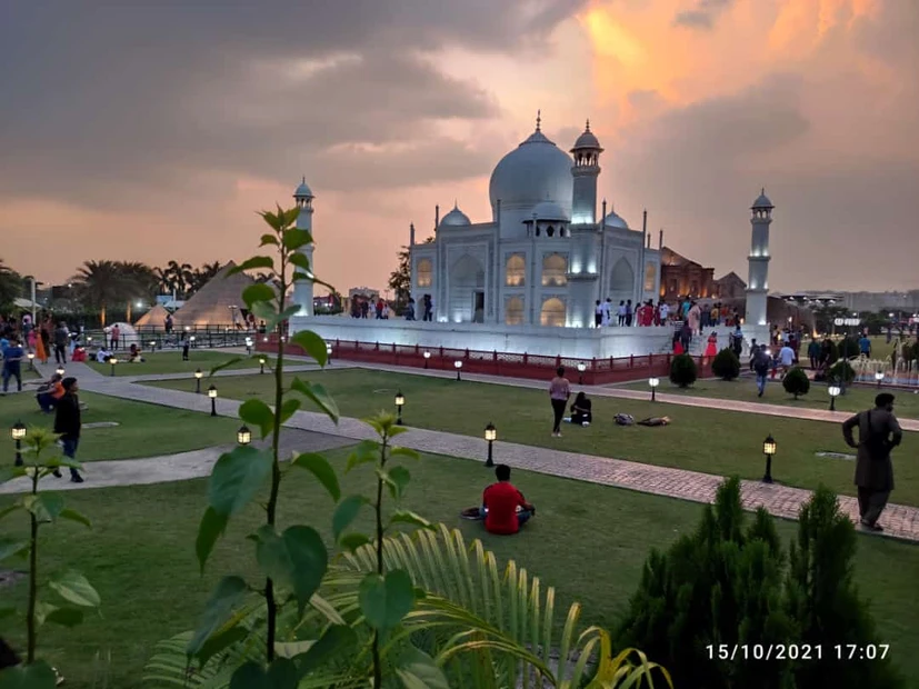 Taj Mahal photo 2 in Agra