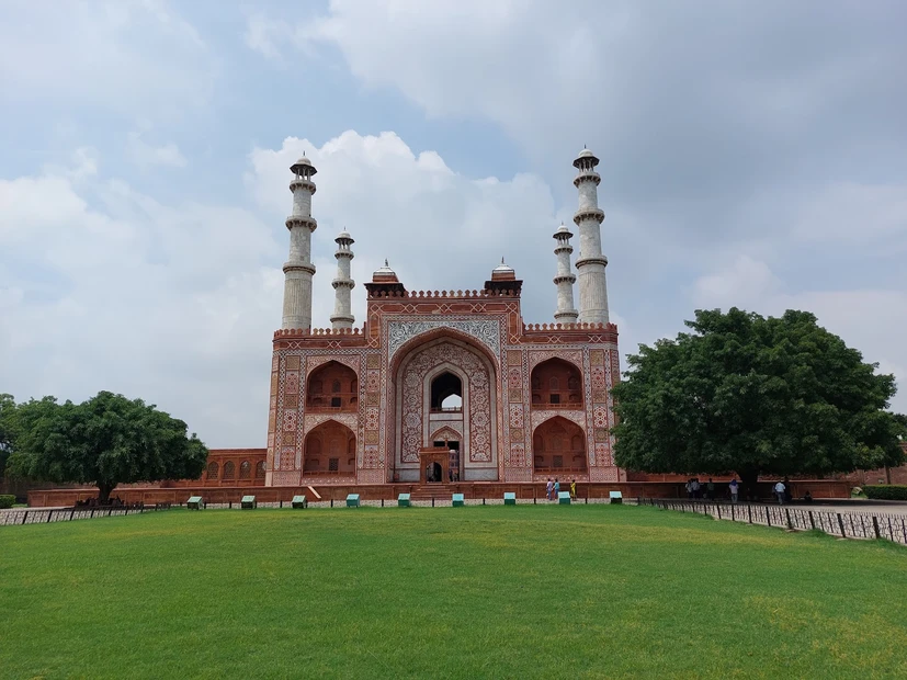 Tomb of Akbar The Great Area photo 2 in Agra