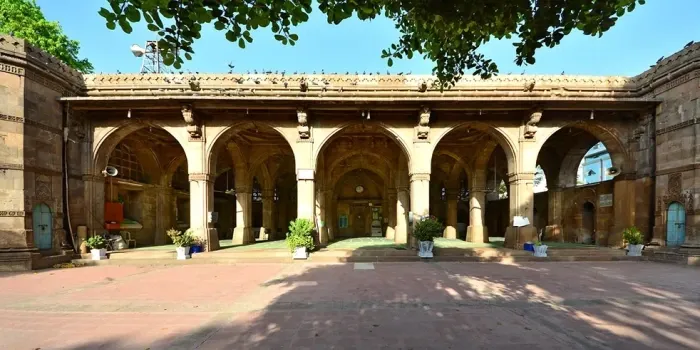 Sidi Saiyyed Masjid Ahmedabad tourist attraction