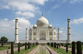 Taj Mahal sightseeing included in Himachal Honeymoon Tour From Delhi