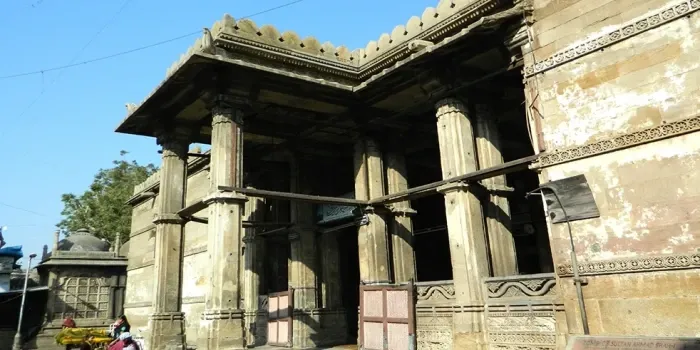 Ahmedshah Badshah's Tomb (4 Ahmed)