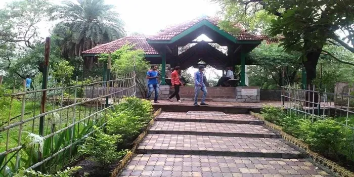 Victoria Park Bhavnagar - Birds Century Ahmedabad tourist attraction